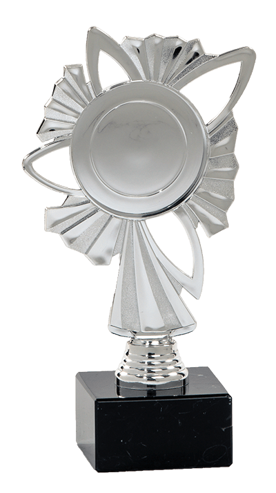 Trofej striebornej farby pre maxi emblém